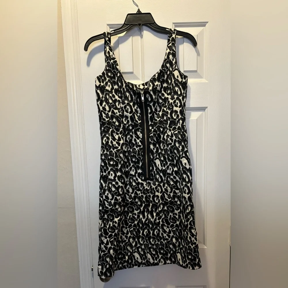 Milly Leopard dress size 6 in grey, cream, and black - Picture 4 of 4